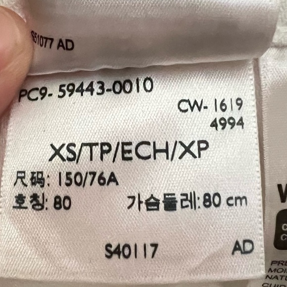 Levi's Cropped Denim Trucker Jacket With Leopard Fur Collar - Picture 10 of 10